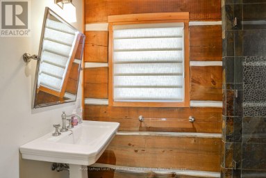 1035 BREEZY POINT ROAD Muskoka Lakes (Wood (Muskoka Lakes)) Ontario photo 19