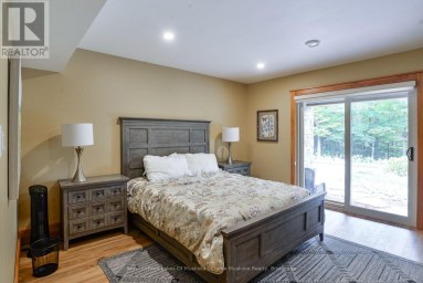 1035 BREEZY POINT ROAD Muskoka Lakes (Wood (Muskoka Lakes)) Ontario photo 41