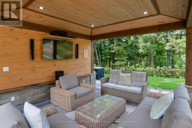 1035 BREEZY POINT ROAD Muskoka Lakes (Wood (Muskoka Lakes)) Ontario photo 45