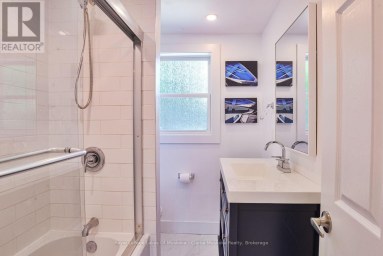 815 MUSKOKA ROAD S Gravenhurst (Muskoka (S)) Ontario photo 11