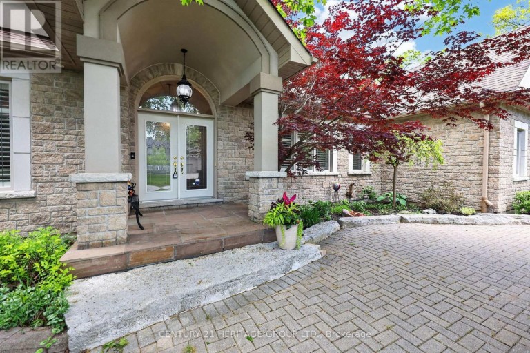 22 LLOYD COOK DRIVE E, Springwater (Snow Valley), Ontario, L9X0H5