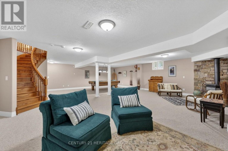 22 LLOYD COOK DRIVE E, Springwater (Snow Valley), Ontario, L9X0H5
