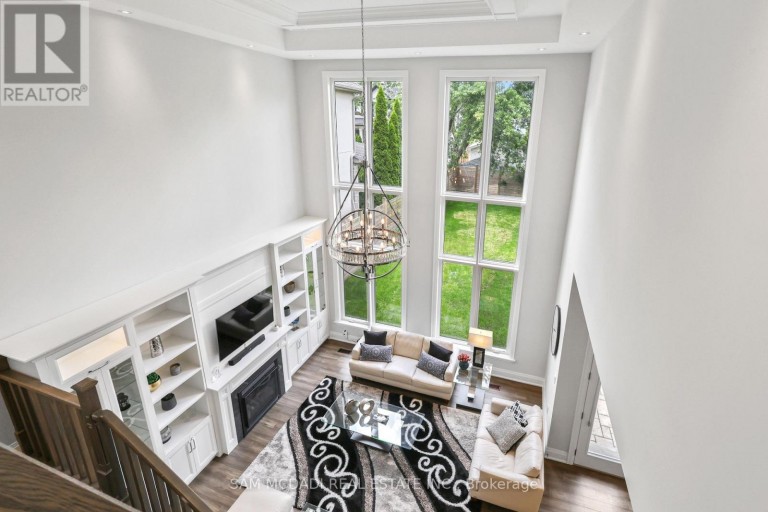 390 SANDHURST DRIVE, Oakville (WO West), Ontario, L6L4L3
