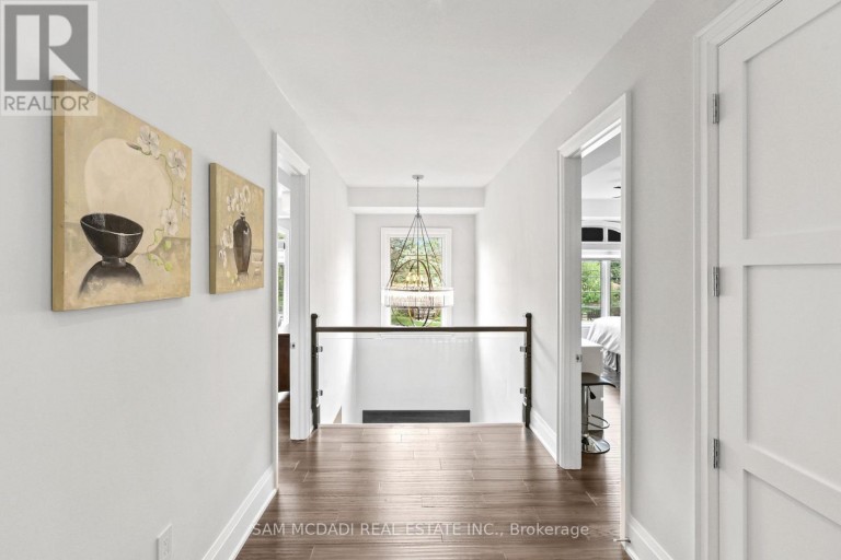 390 SANDHURST DRIVE, Oakville (WO West), Ontario, L6L4L3