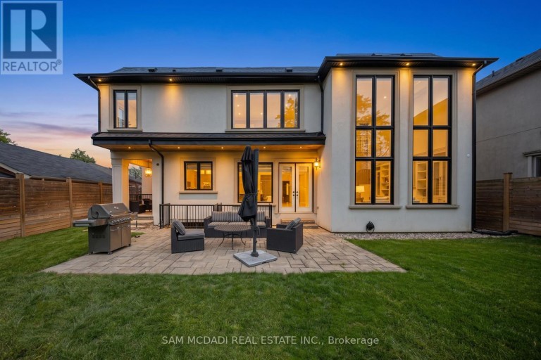 390 SANDHURST DRIVE, Oakville (WO West), Ontario, L6L4L3