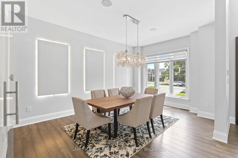 390 SANDHURST DRIVE, Oakville (WO West), Ontario, L6L4L3