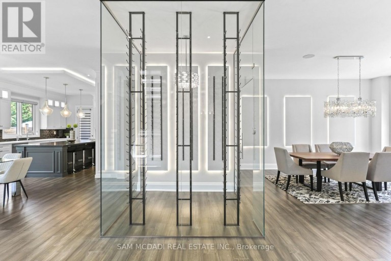 390 SANDHURST DRIVE, Oakville (WO West), Ontario, L6L4L3