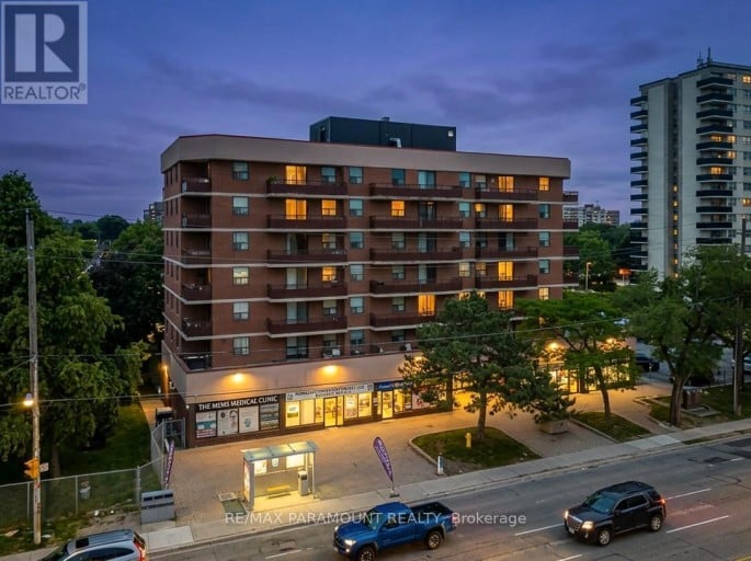 303 - 1881 JANE STREET, Toronto (Rustic), Ontario, M9N3S7