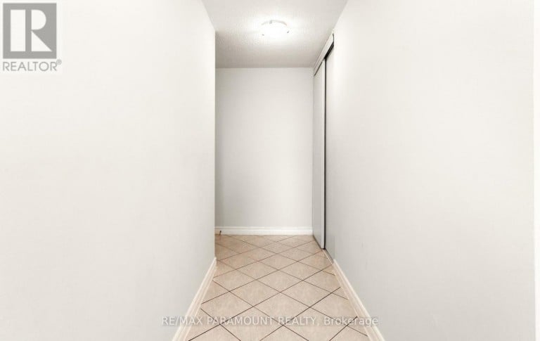 303 - 1881 JANE STREET, Toronto (Rustic), Ontario, M9N3S7
