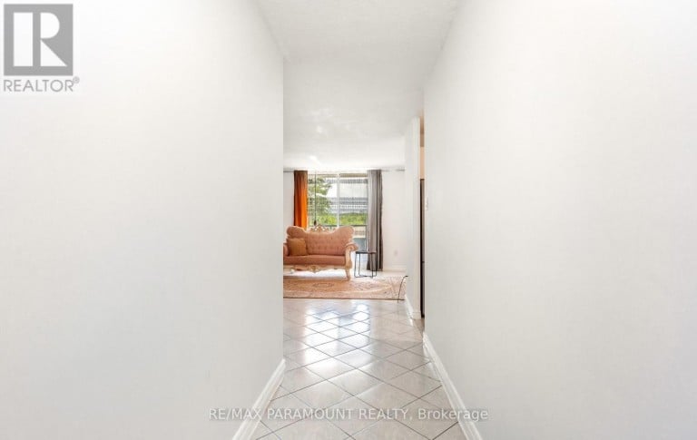 303 - 1881 JANE STREET, Toronto (Rustic), Ontario, M9N3S7