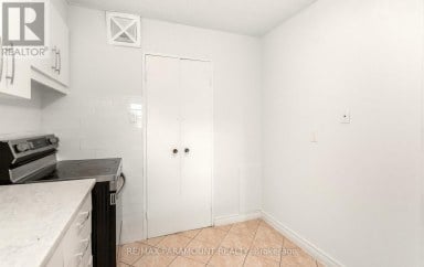 303 - 1881 JANE STREET Toronto (Rustic) Ontario photo 18