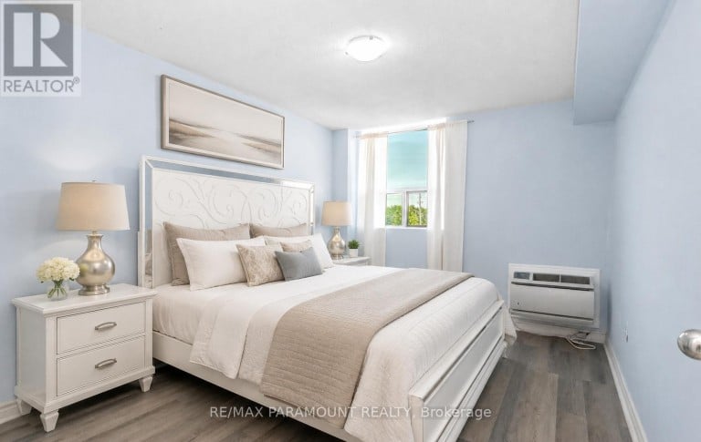 303 - 1881 JANE STREET, Toronto (Rustic), Ontario, M9N3S7