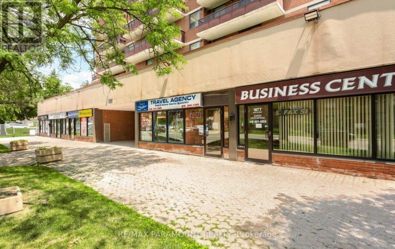 303 - 1881 JANE STREET, Toronto (Rustic), Ontario, M9N3S7
