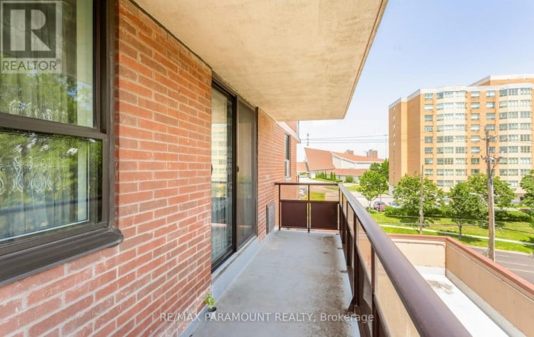 303 - 1881 JANE STREET, Toronto (Rustic), Ontario, M9N3S7