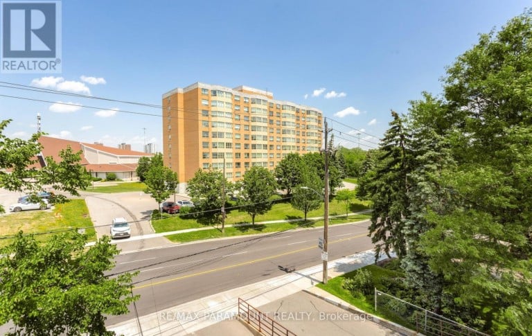 303 - 1881 JANE STREET, Toronto (Rustic), Ontario, M9N3S7
