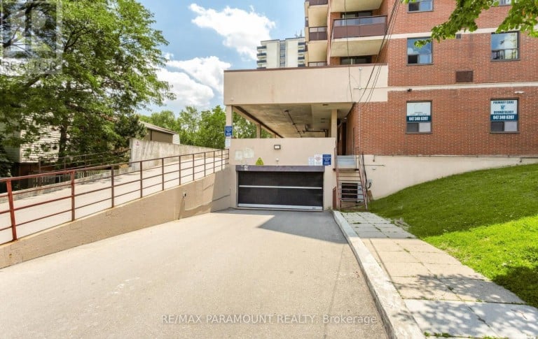 303 - 1881 JANE STREET, Toronto (Rustic), Ontario, M9N3S7