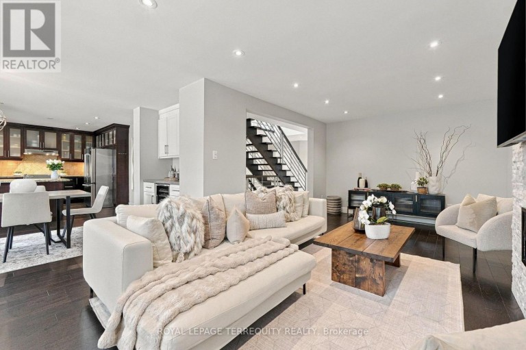 3956 CHADBURN CRESCENT, Mississauga (Erin Mills), Ontario, L5L3X5