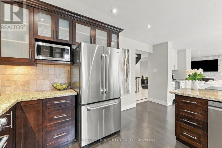 3956 CHADBURN CRESCENT, Mississauga (Erin Mills), Ontario, L5L3X5