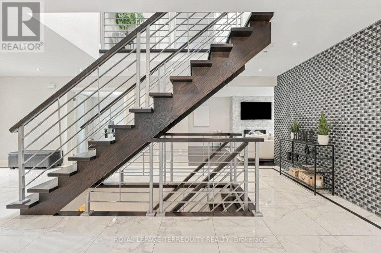 3956 CHADBURN CRESCENT, Mississauga (Erin Mills), Ontario, L5L3X5