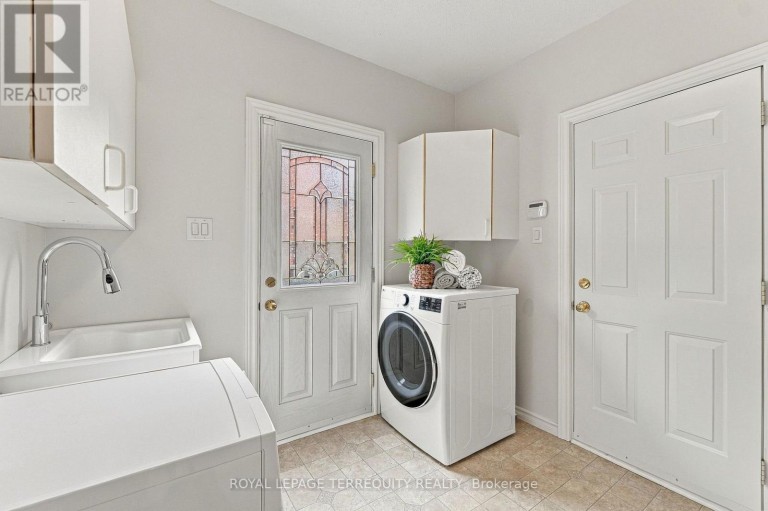 3956 CHADBURN CRESCENT, Mississauga (Erin Mills), Ontario, L5L3X5