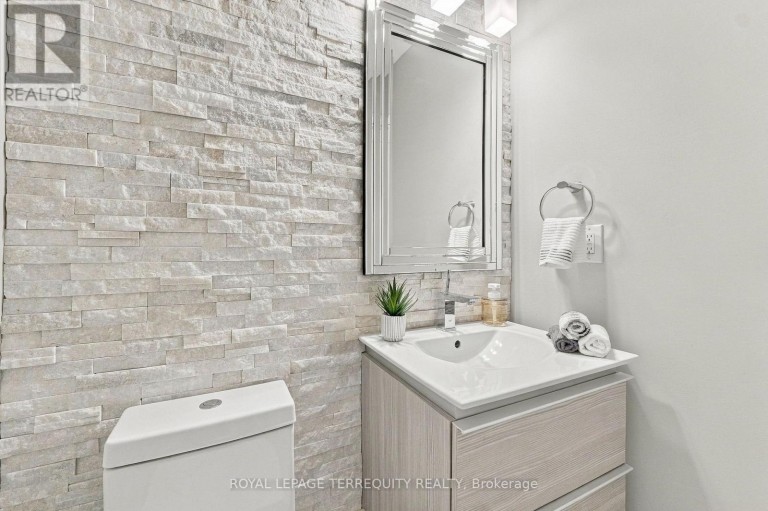 3956 CHADBURN CRESCENT, Mississauga (Erin Mills), Ontario, L5L3X5