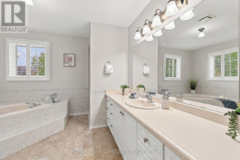 3956 CHADBURN CRESCENT, Mississauga (Erin Mills), Ontario, L5L3X5