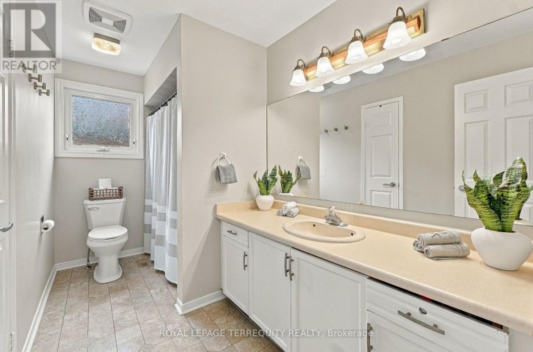 3956 CHADBURN CRESCENT, Mississauga (Erin Mills), Ontario, L5L3X5