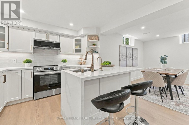 3956 CHADBURN CRESCENT, Mississauga (Erin Mills), Ontario, L5L3X5