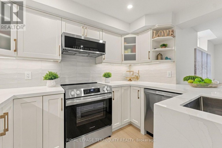 3956 CHADBURN CRESCENT, Mississauga (Erin Mills), Ontario, L5L3X5