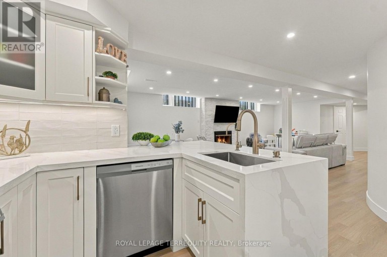 3956 CHADBURN CRESCENT, Mississauga (Erin Mills), Ontario, L5L3X5