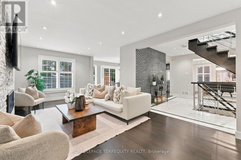 3956 CHADBURN CRESCENT, Mississauga (Erin Mills), Ontario, L5L3X5