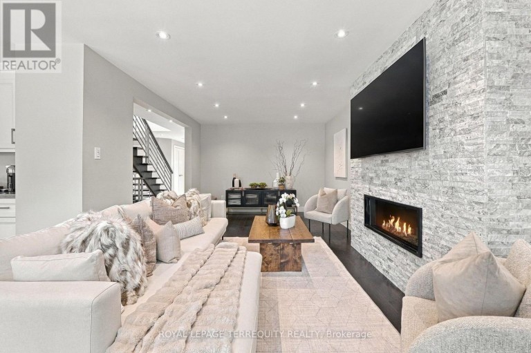 3956 CHADBURN CRESCENT, Mississauga (Erin Mills), Ontario, L5L3X5