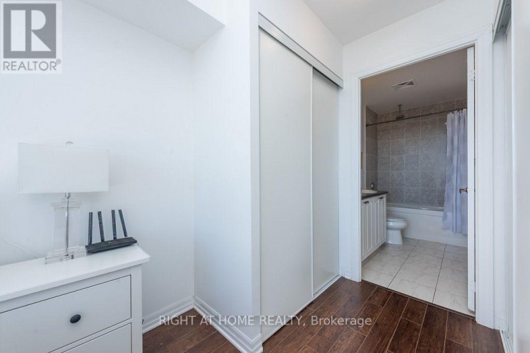 2802 - 223 WEBB DRIVE, Mississauga (City Centre), Ontario, L5B0E8