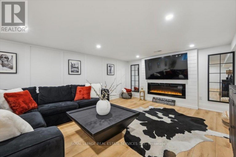 169 OAKES DRIVE, Mississauga (Mineola), Ontario, L5G3M2