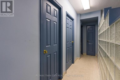 905 - 9 BONHEUR COURT Brantford Ontario photo 27