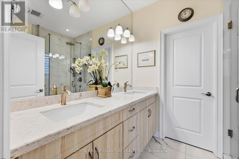 305 CALEDON AVENUE, Hamilton (Yeoville), Ontario, L9C3C9