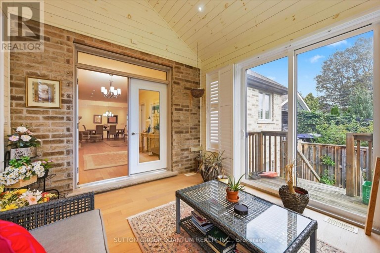 305 CALEDON AVENUE, Hamilton (Yeoville), Ontario, L9C3C9