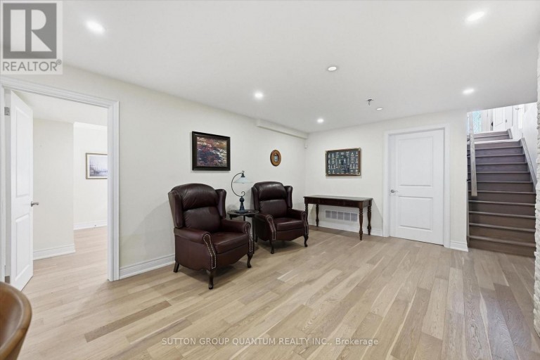 305 CALEDON AVENUE, Hamilton (Yeoville), Ontario, L9C3C9