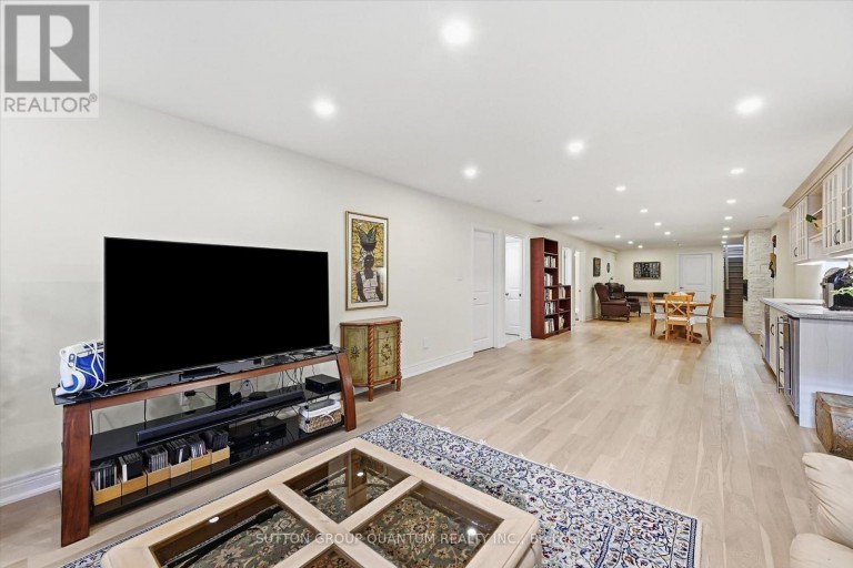 305 CALEDON AVENUE, Hamilton (Yeoville), Ontario, L9C3C9