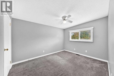 7409 37 Avenue NW Calgary Alberta photo 22