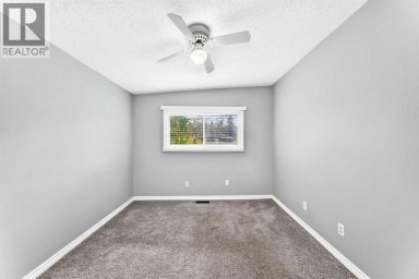 7409 37 Avenue NW Calgary Alberta photo 23