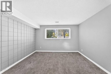 7409 37 Avenue NW Calgary Alberta photo 35