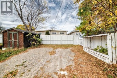 7409 37 Avenue NW Calgary Alberta photo 45