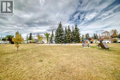 7409 37 Avenue NW Calgary Alberta photo 50