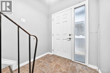 7409 37 Avenue NW Calgary Alberta photo 8