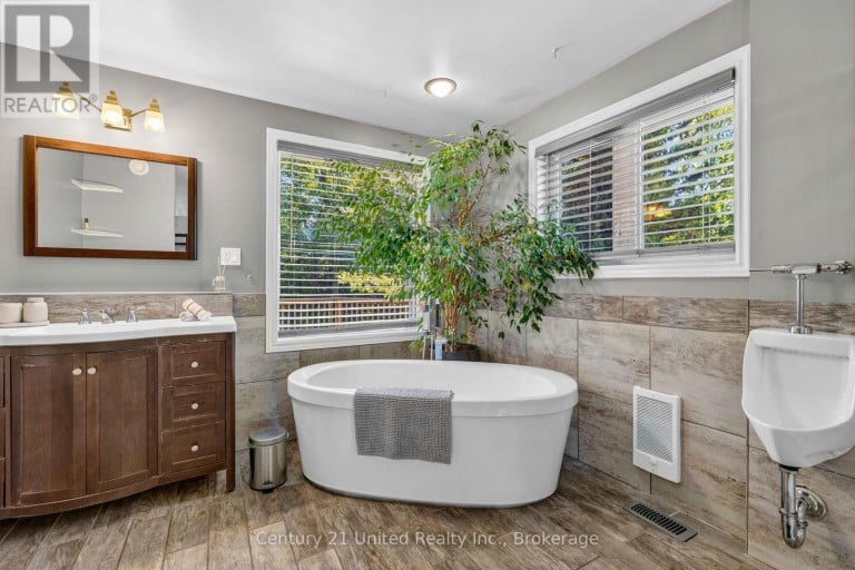 79 OAKRIDGE ROAD, Trent Lakes, Ontario, K0M1A0