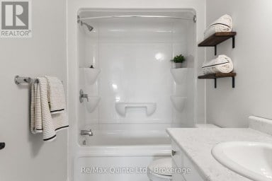 57 HILLSIDE MEADOW DRIVE Quinte West (Murray Ward) Ontario photo 24