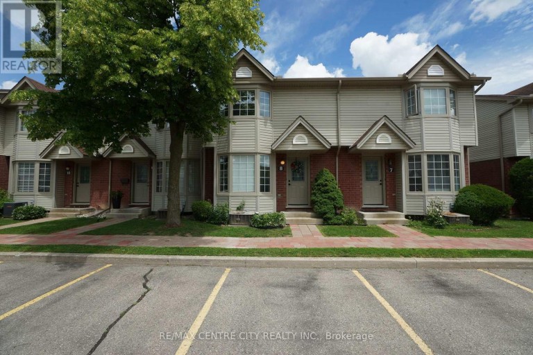 8 - 50 CHAPMAN COURT, London North (North I), Ontario, N6G5E1