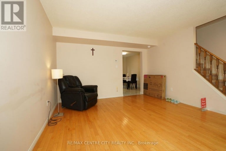 8 - 50 CHAPMAN COURT, London North (North I), Ontario, N6G5E1