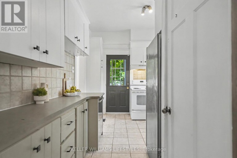 31 GERRARD STREET, London South (South F), Ontario, N6C4C6